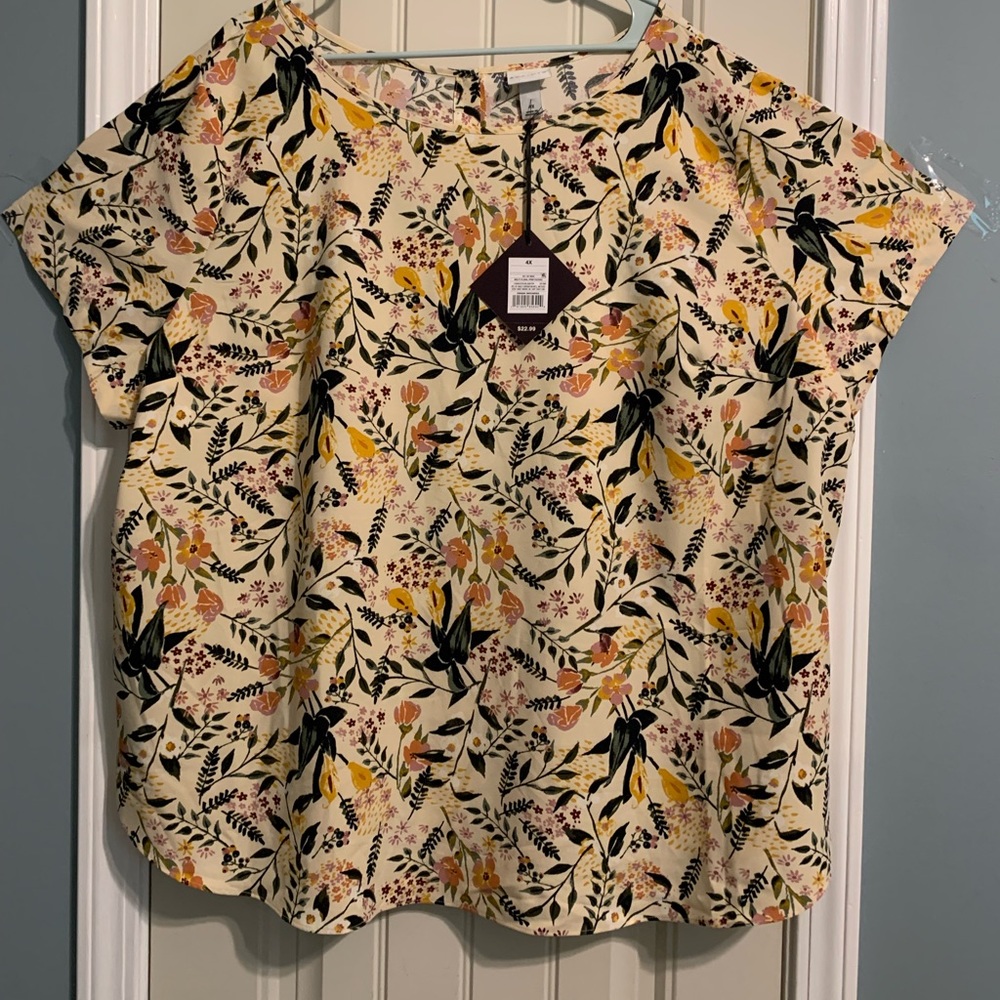 NWT Ava & Viv Floral Top